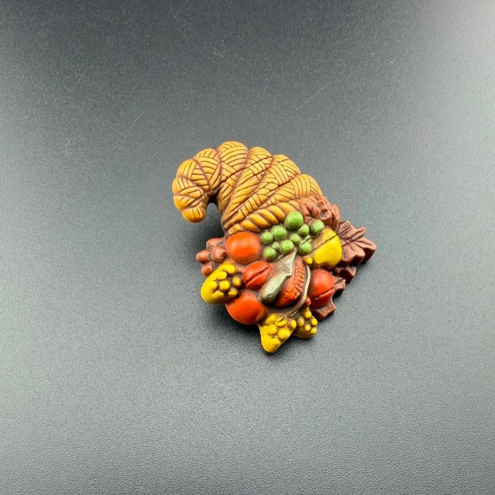 Vintage Hallmark Brooch Pin Thanksgiving‎ Cornucopia Harvest Fruit Fall Holiday